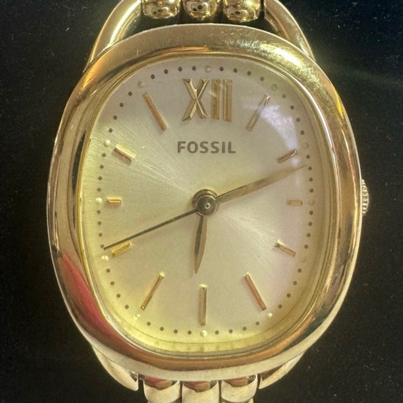 Fossil Women's Sculptor Gold-Tone Stainless Steel Watch ES3600 - Picture 2 of 8